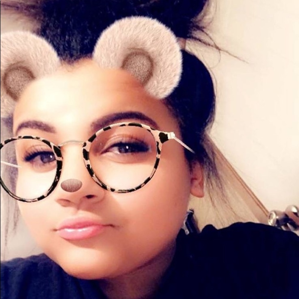 Meet your Posher, Jamila